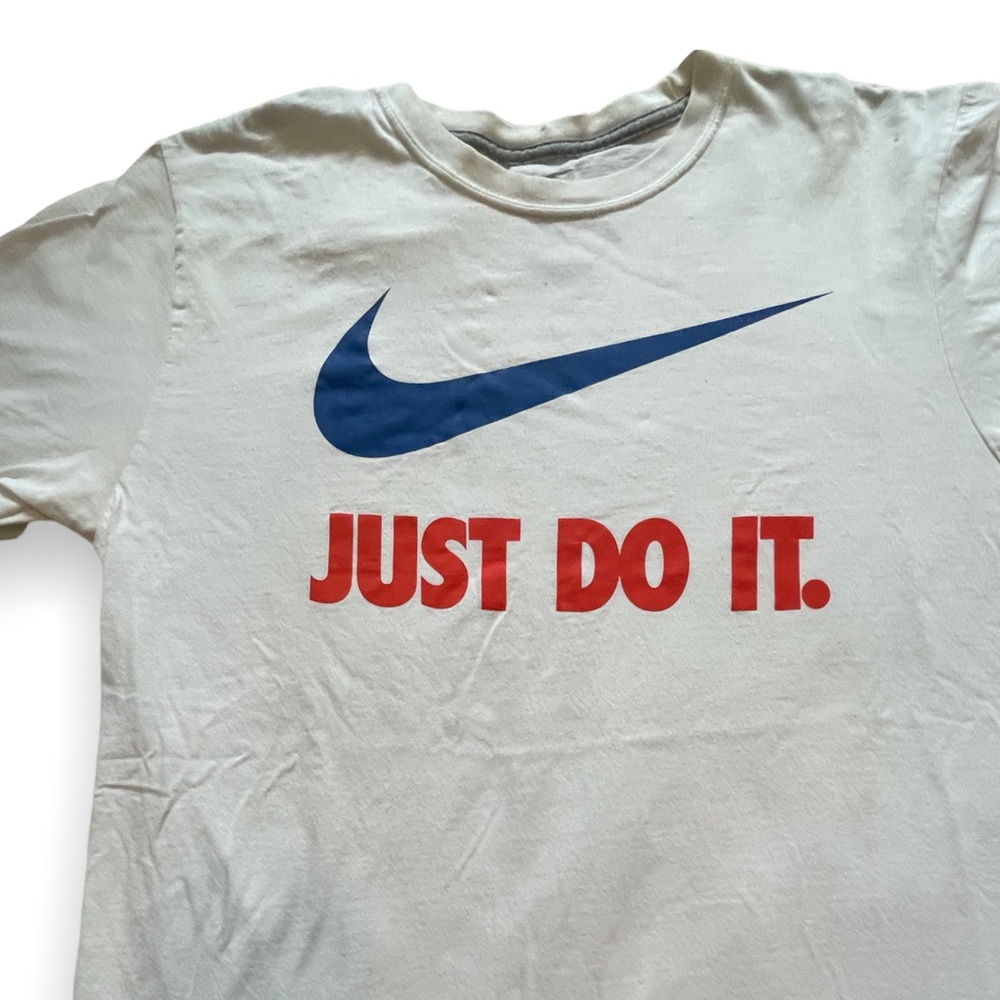 Men's Nike Just Do It Short Sleeve White Tee Blue Red Swoosh Size Large - Picture 2 of 8